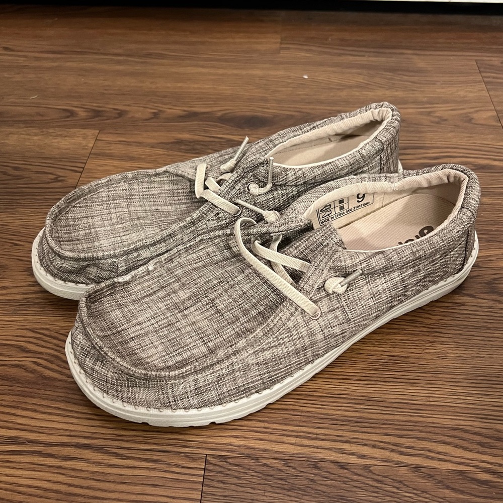 Drope Gray Slip Pn Shoes Size 9 US